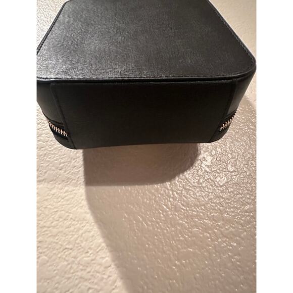 NWOT Disney X Kate Spade New York Minnie Mouse Daisy Vanity Crossbody Bag - Picture 8 of 9